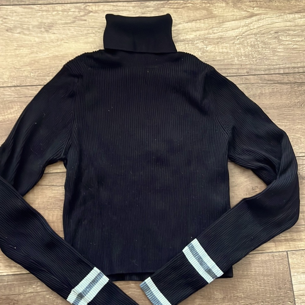Zara Cropped Turtleneck Size S